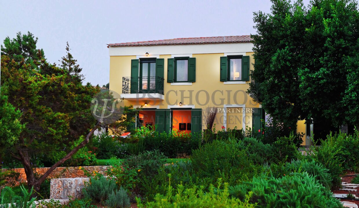 for_rent_villa_400_square_meters_8_bedrooms_amazing_sea_view_Koilada_Greece (13)